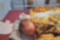 Tampak kondisi bayi laki-laki yang ditemukan warga dijalan ke arah perkebunan desa Mulai tinggi