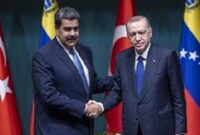Presiden Turkiye Recep Tayyip Erdogan berbicara lewat telepon dengan Presiden Venezuela Nicolas Maduro. 