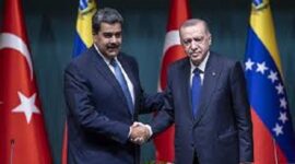 Presiden Turkiye Recep Tayyip Erdogan berbicara lewat telepon dengan Presiden Venezuela Nicolas Maduro. 