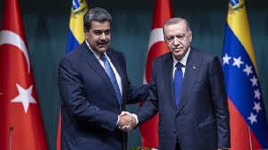 Presiden Turkiye Recep Tayyip Erdogan berbicara lewat telepon dengan Presiden Venezuela Nicolas Maduro. 