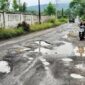 Foto : Kondisi Jalan Aspal rusak waktu Musim Hujan