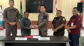 Keluarga Kades Lindung Jaya Kembalikan kerugian Negara Rp 233,9 Juta ke Kejari Sarolangun