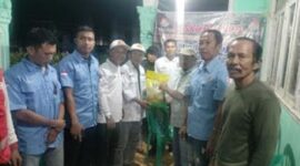 Rombongan Kades Merangin serahkan bantuan bagi korban bencana Banjir di Solok