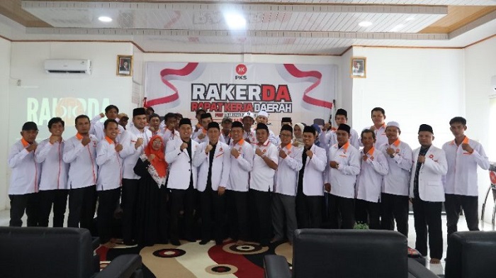 Foto bersama DPD PKS Tanjabbar usai Rakerda
