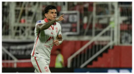 Pemain sepak bola Malut United, Ciro Alves, mengajukan proses naturalisasi untuk menjadi warga negara Indonesia (WNI).