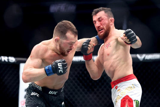 Petr Yan merebut kembali gelar bantam setelah menaklukkan Merab Dvalishvili di UFC 323