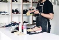 Tren sepatu bersih dan wangi, menjadi salah satu peluang untuk membuka usaha laundry sepatu. Dengan modal murah, untung besar.