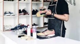 Tren sepatu bersih dan wangi, menjadi salah satu peluang untuk membuka usaha laundry sepatu. Dengan modal murah, untung besar.