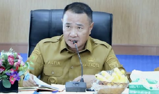 walikota Sungai Penuh, Alfin saat memimpin rapat