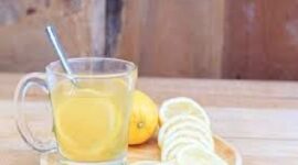 air hangat lemon  salah satu minuman yang bisa tekan darah tinggi jika dikonsumsi setiap pagi