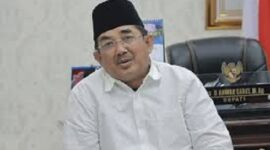 Foto ; Bupati Tanjab Barat, Drs. H. Anwar Sadat, M.Ag, 
