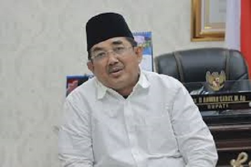 Foto ; Bupati Tanjab Barat, Drs. H. Anwar Sadat, M.Ag, 