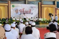 Gubernur Jambi, Al Haris saat menghadiri Haul ke-9 Tuan Guru KH Helmi Abdul Majid yang digelar di Pondok Pesantren Kumpeh Daaru Attauhid