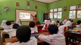 Ilustrasi pencairan TPG 100 persen dan Gaji 13 guru ASN