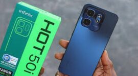 Smartphone ini dibekali layar 6,7 inci IPS LCD dengan resolusi HD+ (720p) dan refresh rate 120Hz, menjanjikan pengalaman scrolling yang lebih mulus