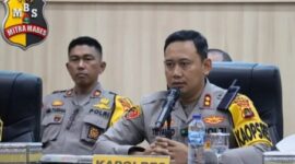 kapolres tebo saat memiompin kegiatan jumpa pers.