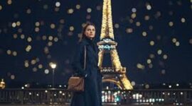 5 Prompt foto depan menara eiffel