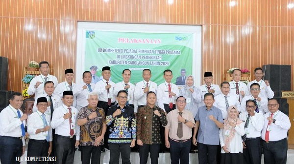 Foto Bersama Wakil Bupati Sarolangun, Gerry Trisatwika dengan peserta uji kompetensi