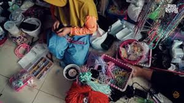 Salah satu peluang usaha yang menjanjikan saat ini adalah usaha aksesoris rumah