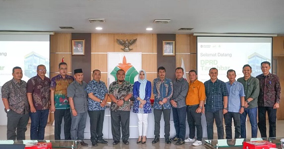 DPRD kabupaten Tanjab Barat saat hearing konsultasi dengan manajemen PTPN IV Regional IV Jambi