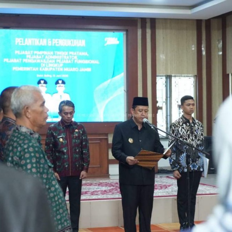 Prosesi Pelantikan Pejabat Eselon II Muaro Jambi