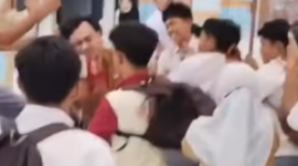 Potongan video viral pengeroyokan Guru di Tanjabtim