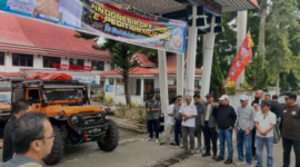 Wali Kota Sungai Penuh Alfin, SH saat melepas keberangkatan peserta Off Road Expedition Raja 2026
