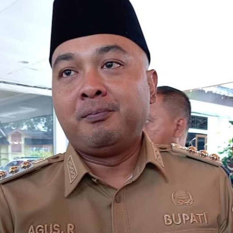 Foto : Bupati Tebo Agus Rubiyanto.