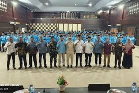 Foto bersama Bupati Tebo, Agus Rubiyanto bersama pengurus PPDI yang baru dilantik