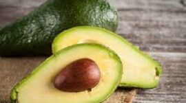 Alpukat jadi salah satu cemilan yang dipercaya bisa kadar kolesterol