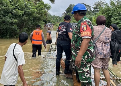 Kondisi Banjir Rendam Jalan Lintas Timur dan Puluhan Rumah Warga di Tanjab Barat