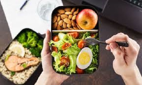 Ilustrasi bekal makanan di Kantor