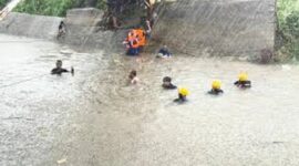 Usaha pencarian bocah 11 tahun yang diduga terseret arus sungai Buntung di jambi