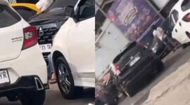 Viral di medsos oknum diduga dept collector tengah memeriksa kendaraan yang terparkir di mall Jamtos