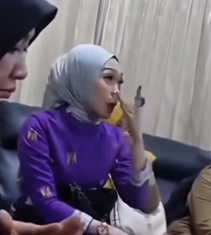 Viral di tiktok, seorang guru menangis atas kesenjangan gaji guru honorer dan SPPG