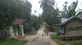 Tampak kondisi jalan dibelakang Rumah Dinas Bupati Merangin yang rusak
