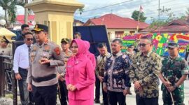 Wali Kota Sungai Penuh, Alfin, SH, menghadiri penyambutan Kapolres Kerinci yang baru, AKBP Ramadhanil, S.H., S.I.K., M.H., di halaman Mapolres Kerinci