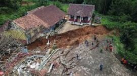 Aparat TNI terus lakukan upaya pencarian korban menyusul adanya informasi akan adanya prajurit TNI yang ikut jadi korban