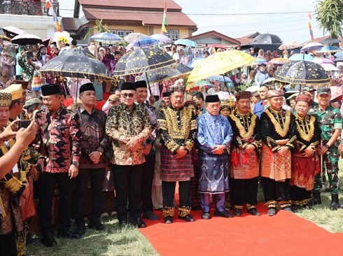 Walikota Sungai Penuh, Alfin saat menghadiri Kenduri Sko Luhah Depati Intan Sulak Mukai
