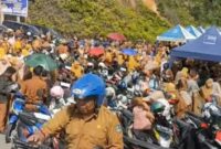 Suasana padat ASN dijalur dua Lokasi perkantoran Bukit tengah yang jadi lokasi pasar bedug.