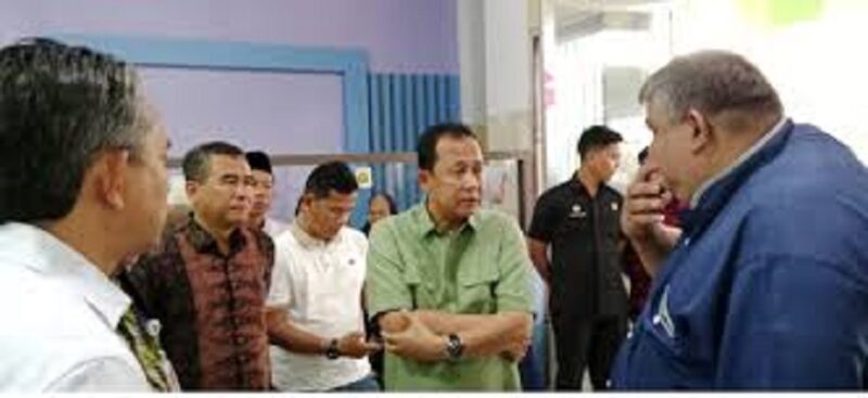 Bupati Muaro Jambi, BBS saat memantau kondisi siswa.