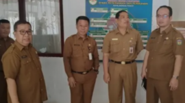 Sekda Sungai Penuh, Alpian didampingi Kepala BKPSDM Sungai Penuh, Affan saat sidak ke sejumlah SKPD pasca SOTK Baru