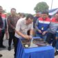 Bupati Muaro Jambi, Dr. Bambang Bayu Suseno, meresmikan Jembatan Beton Camp Topo di Desa Sungai Gelam