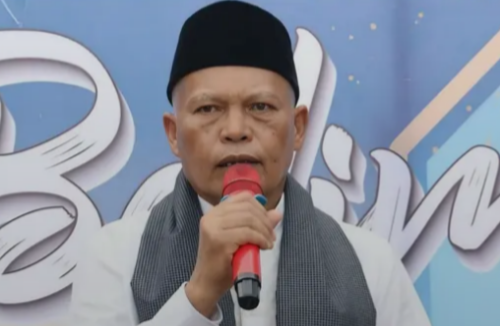 Wakil Wali Kota Sungai Penuh, Azhar Hamzah, saat menyampaikan sambutan pada acara adat Patang Balimau di Inderapura