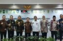 Foto Bersama Walikota Sungai Penuh, Alfin bersama Gubernur jambi dan sejumlah kepala daerah pada acara rilis hasil penyampaian nilai Indeks Pencegahan Korupsi Daerah Monitoring Controlling Surveillance for Prevention (IPKD MCSP) Tahun 2025 