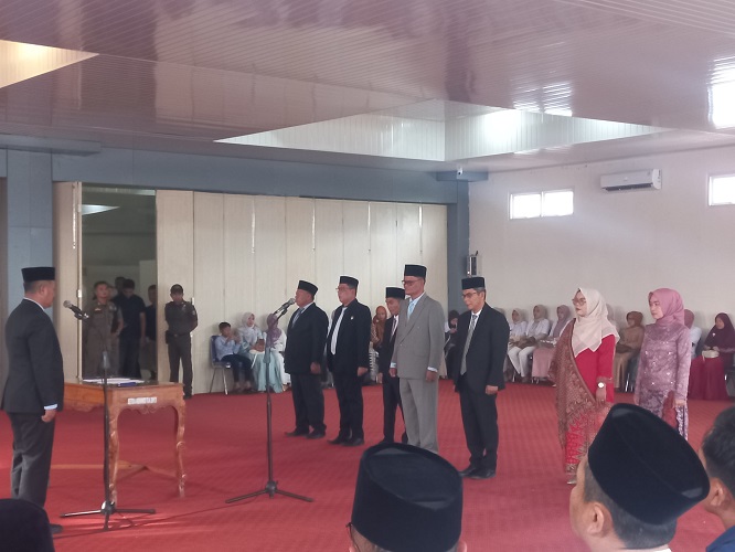 Prosesi pelantikan Direktur RSUD Kerinci dan RSUD Bukit kerman yang dipimpin langsung Bupati Kerinci, Monadi