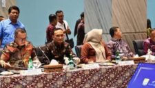 Wali Kota Sungai Penuh, Alfin, saat menghadiri Rapat Umum Pemegang Saham (RUPS) Tahunan dan RUPS Luar Biasa PT Bank Pembangunan Daerah Jambi