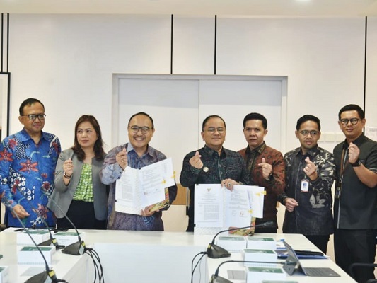 Penandatangan Mou Kota Jambi dan Komdigi dalam rangka mencetak Talenta Digital