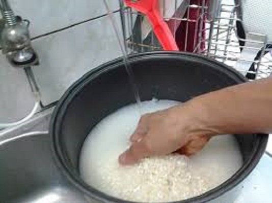 Cara mencuci beras yang benar