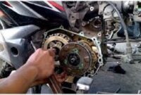 Penyebab dan cara memperbaiki Mesin Motor Matik Brebet saat jalan